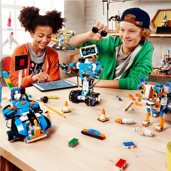LEGO-Boost-Fun-Robot-Play