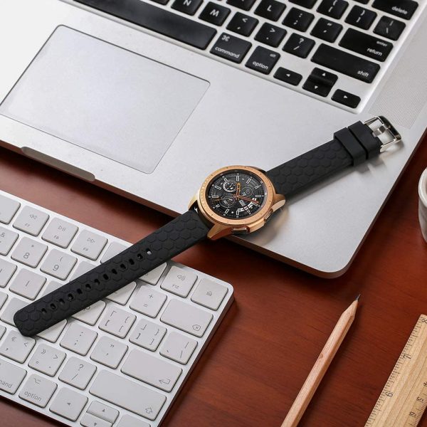 Silicone-Wristbands-laptop